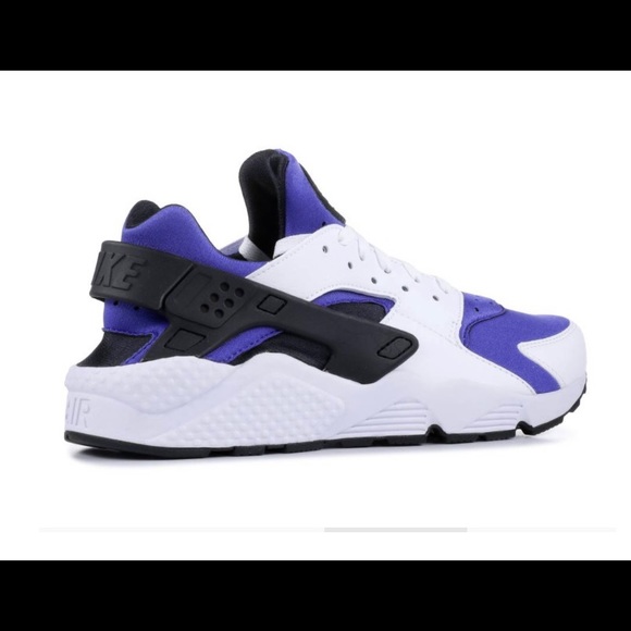 Nike Air Huaraches in “Persian Violet” - Picture 3 of 7